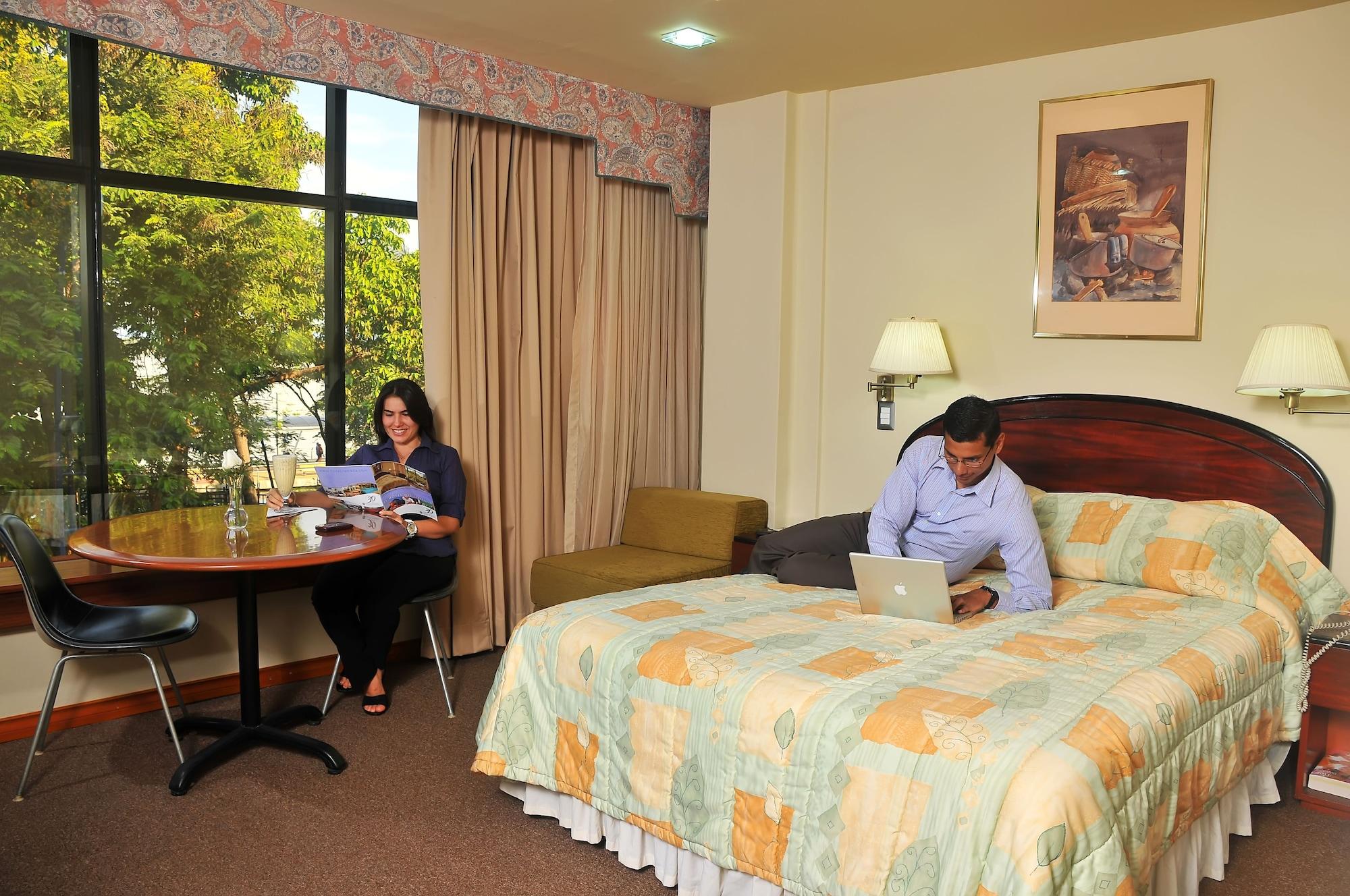 Hotel Ramada Guayaquil Eksteriør billede