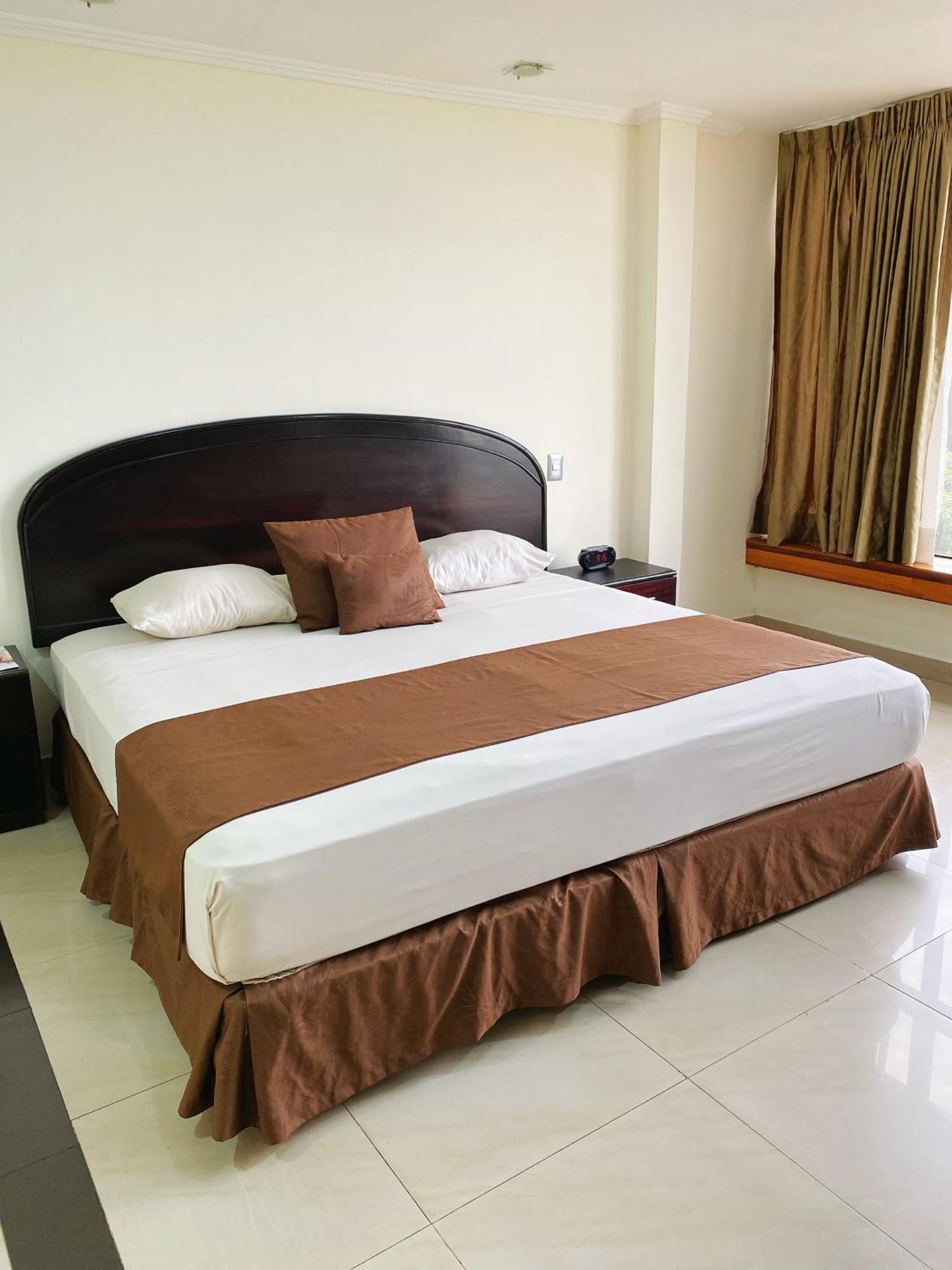 Hotel Ramada Guayaquil Eksteriør billede